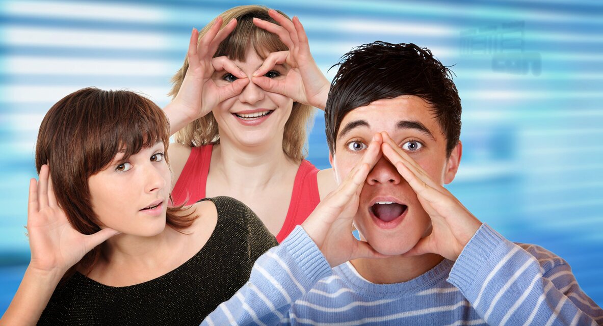 Kommunikation managen Photo: Ein Mann ruft, eine Frau schaut und eine hört.<br />©Andriianov, ©fotodesign-jegg, ©BildPix.de, ©memephoto